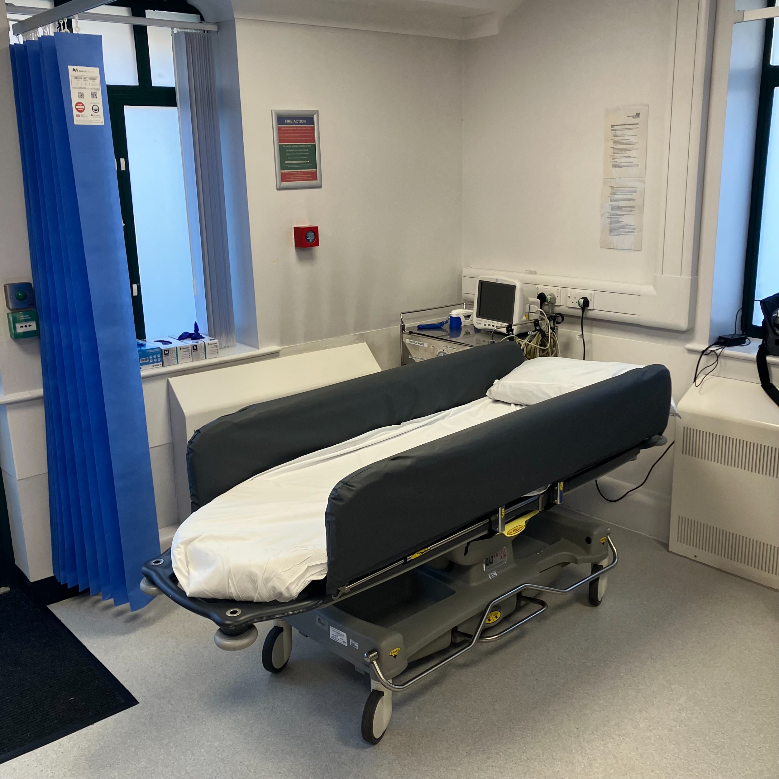 The recovery room with treatment bed and clinical machines